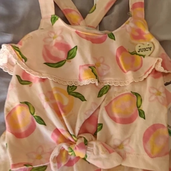 Juicy Couture, 2 Piece Set of top and shorts, Pink, 18 months - Picture 6 of 7